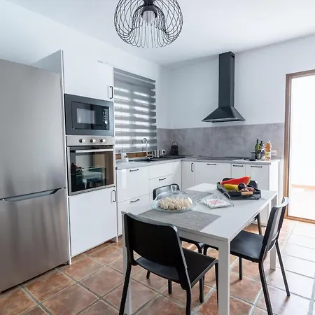 Casa Guiguan * تيناجون